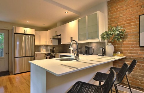 Sainte-Marie Apartamento | Panet – Chic 3BR Near Parc Lafontaine & Metro