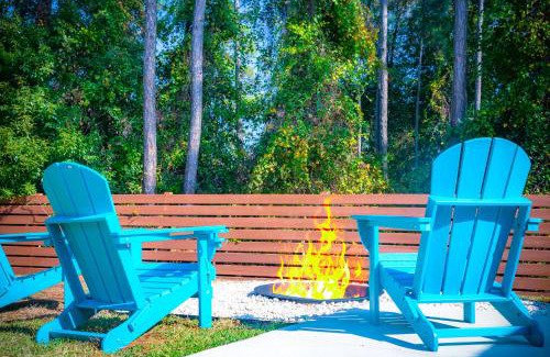 Thomas Drive Casa | Panhandle Paradise, Heated Pool, Hot Tub, Mini & Disc Golf, Game Room