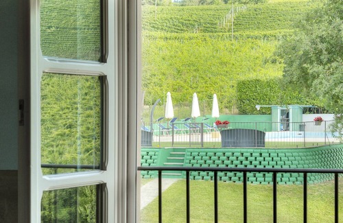 Santo Stefano Belbo Apartamento | Apartamento-Premium-Baño Privado-Vista a la Piscina-Appartamento Quattro
