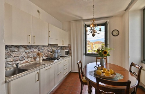 Gargnano Apartamento | Panorama al Porto by Theater Home - directly on the port of Gargnano with marvellous lake view