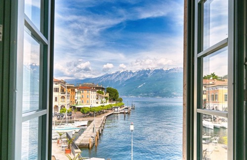 Gargnano Apartamento | Panorama al Porto by Theater Home - directly on the port of Gargnano with marvellous lake view