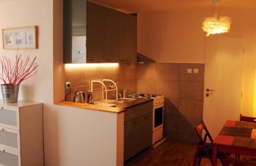 Prague 6 Apartamento | Panorama Prague Castle with Terrace
