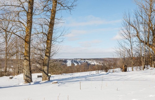 Grey Highlands Casa | Panorama View Farm - 50 Acres with Organic Gardens