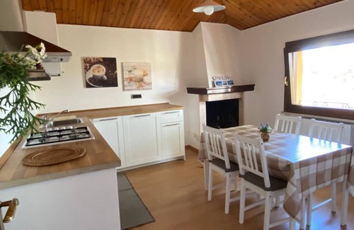 Fiorenzuola di Focara Apartamento | Ático panorámico entre verde y mar