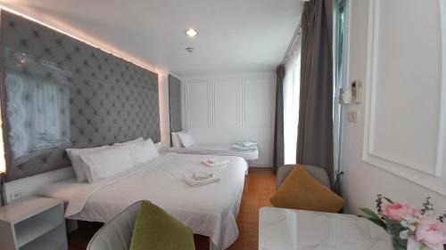 Silom Apartamento | Panoramic City View Room at Silom