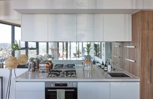 South Yarra Apartamento | Panoramic Elegance Stylish off Chapel St with Pool