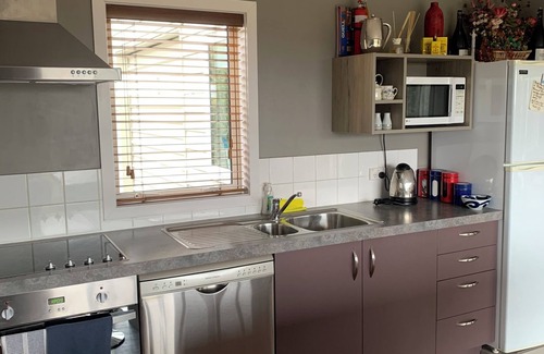Te Anau Casa | Vistas panorámicas de Fiordland desde habitaciones cálidas y soleadas. Lino limpio fresco incluido 😀!
