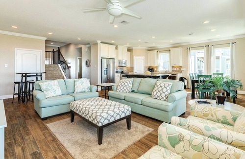 Red Fish Cove Casa | Panoramic Gulf View Home w/ Elevator, 3 Decks + Community POOL, Hot Tubs & More