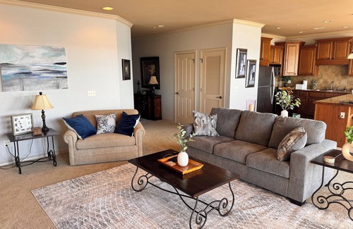 Hollister Condominio | Panoramic Lake View!! - The View at Emerald Pointe