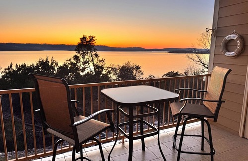Hollister Condominio | Panoramic Lake View!! - The View at Emerald Pointe