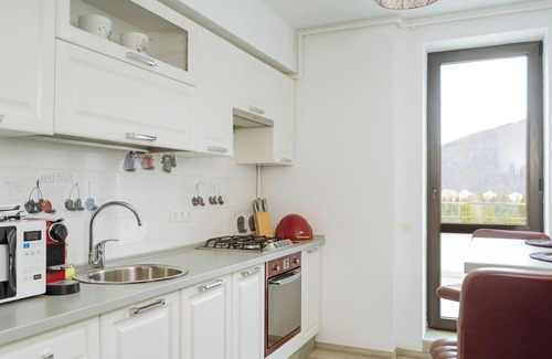 Sinaia Apartamento | Panoramic Mountain View Loft - Free Parking