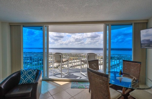 Daytona Beach Shores Condominio | VISTA AL MAR apartamento en la playa - 22SW - GRAN muchas comodidades - WIFI GRATIS