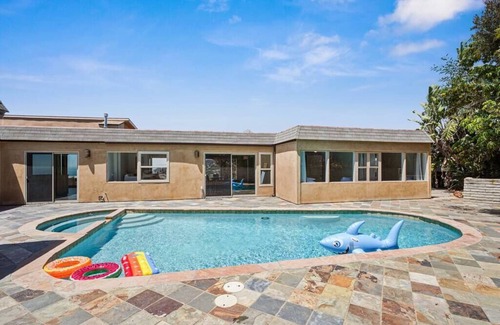 Hidden Valley Villa | PANORAMIC Ocean View 5BR Villa, Pool, Firepit, Gym