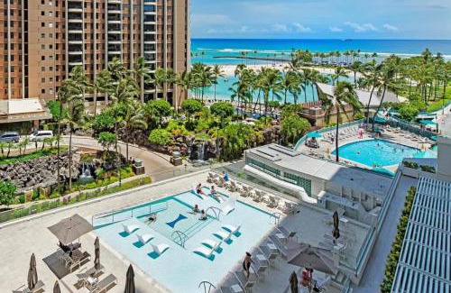 Waikiki Apartamento | Panoramic Oceanview Resort - Full Kitchen in Each Unit, 2 Swimming Pools, Onsite Restaurants, Fireworks Every Friday