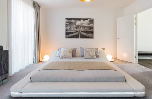 Stratford and New Town Apartamento | Huge Glamorous Penthouse with Stunning Olympic Park Views