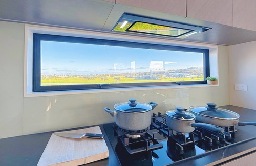 Greenlane - Ellerslie Casa | Panoramic Racecourse View - A Quiet Family Villa Over the Turf