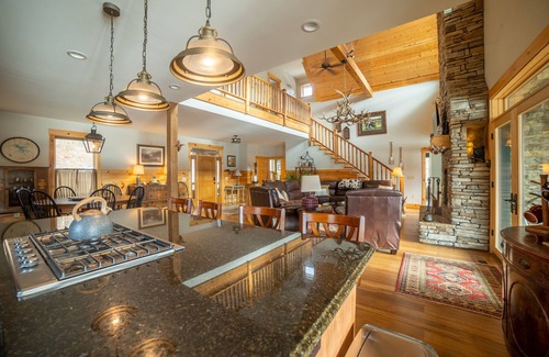 Robbinsville Casa | Panoramic Santeetlah Lake and Mountain Views in Quiet WNC Cove