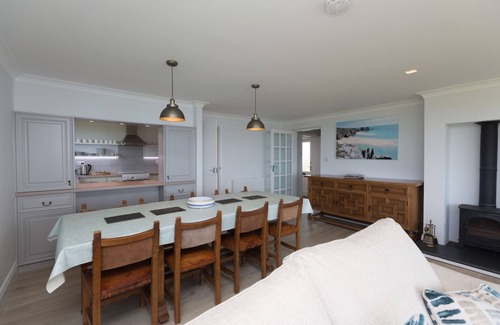 St. Levan Casa | Panoramic sea views overlooking the beach – on the South West Coast Path