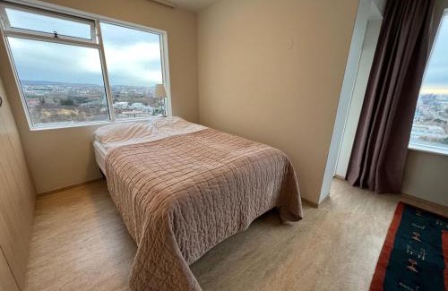 Laugardalur Apartamento | Panoramic Studio Apartment with stunning view - Free Parking