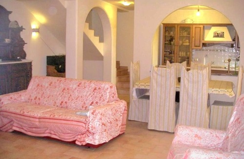 Gradoli Apartamento | Panoramic vacation home on Bolsena lake, Family and pet friendly