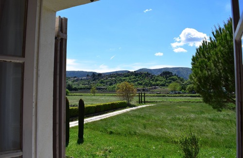 Menerbes Apartamento | Vista panorámica Lubéron 4 personas - piscina 9mx4m - patio privado y jardín