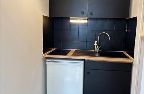 Teilhard Apartamento | Panoramic view of Clermont-Fd with king-size bed
