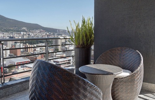 La Floresta Apartamento | VISTA PANORÁMICA A LA CIUDAD Y VOLCÁN PICHINCHA, EL CORAZÓN DE QUITO 1003