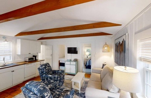 South Dennis Cabaña | Panoramic views and pond access