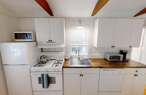 South Dennis Cabaña | Panoramic views and pond access
