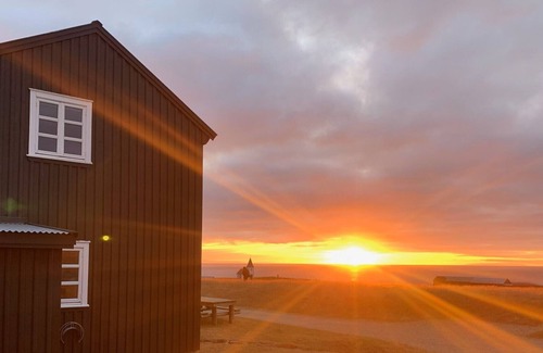 Hellnar Cabaña | Panoramic Views- Nature- Northern lights cottage- NO 1- in Iceland.