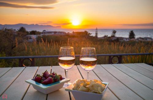 Cinisi Villa | Panoramica Villa con Piscina sul Mare (Sanificata)