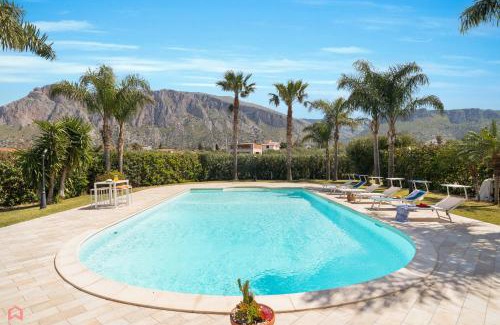 Cinisi Villa | Panoramica Villa con Piscina sul Mare (Sanificata)