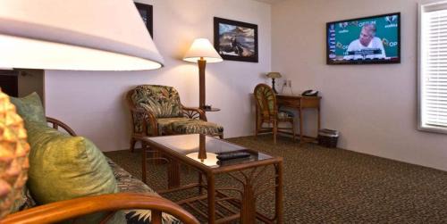 Village of La Jolla Hotel | Pantai Inn