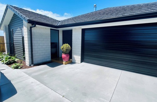 Papamoa Beach Casa | Papamoa Bliss: A Luxury Escape