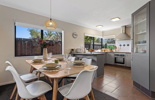 Papamoa Beach Casa | Papamoa Waves - Seaside Getaway