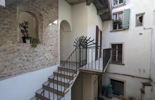 Citta Alta Casa | Papavero Piazza Delfino