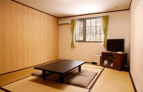Yumoto Casa | Paper Moon