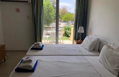 Paphos Apartamento | Paphos Gardens - 1BR Apt Near Pool, 5 Mins To Beach And Shops