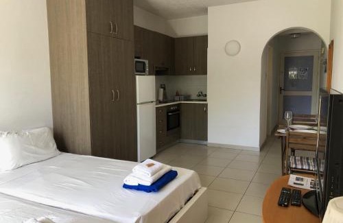 Paphos Apartamento | Paphos Gardens - 1BR Apt Near Pool, 5 Mins To Beach And Shops