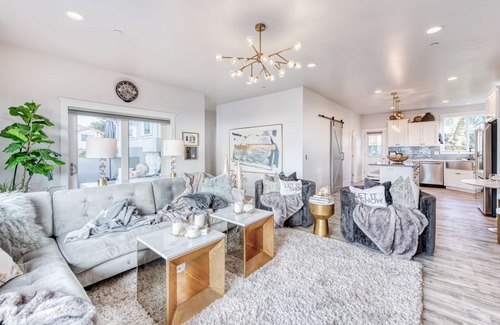 Grover Beach Casa | Papillon House a luxury escape with sunset ocean- 2 Master En-suites
