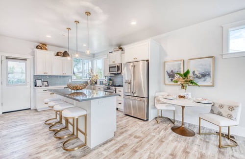 Grover Beach Casa | Papillon House a luxury escape with sunset ocean- 2 Master En-suites