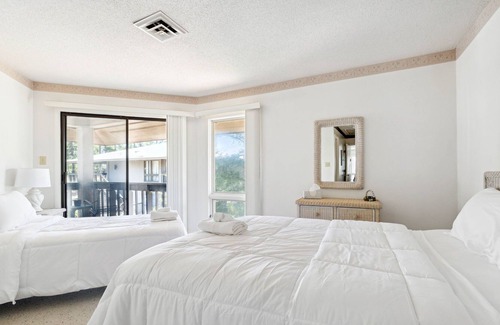 Foxfire Condominio | Par at Foxfire- Pool, Steps away from Golf Course!
