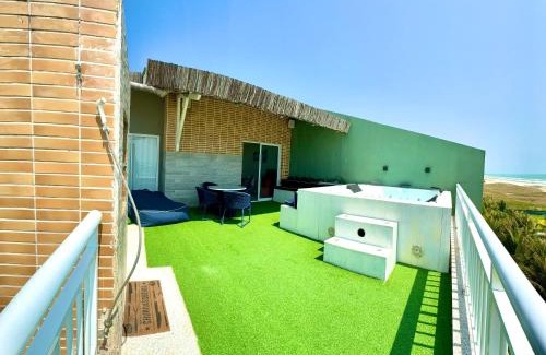 Porto das Dunas Apartamento | Paraíso Beach - Terramaris - Cobertura duplex frente mar, pé na areia, próximo ao Beach Park