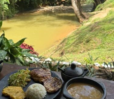 San Luis Otro | Paraíso Escondido Cabañas, Reserva Rio Claro, San Luis-Doradal