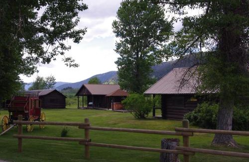 West Yellowstone Complejo | Parade Rest Ranch