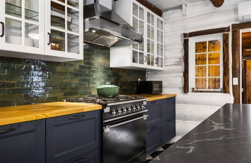 Northport Cabina | Paradesia Cove Summar