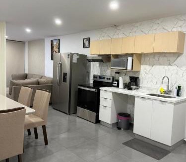 San Salvador Apartamento | Paradise Apartment at Gallerias Escalon