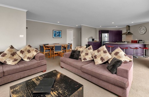Ruakaka Casa | Paradise at the Bay - Ruakaka Holiday Home