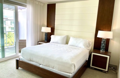 West Panama City Beach Complejo | Paradise At The Pointe on 30A by Rosemary Beach, Resort Condo, Free bikes