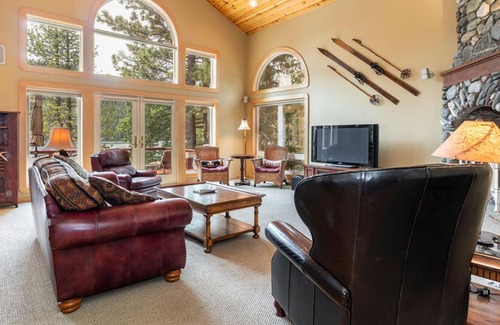 Truckee Casa | Paradise Awaits by Tahoe Mountain Properties